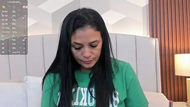 Snapshot of Mommy_Naughty chatting on 27, 7, 2026 Mommy Naughty online show from 27, 7, 2026