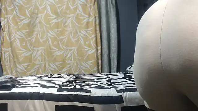 SEXYHUGEASS21 online show from 16, 7, 2026