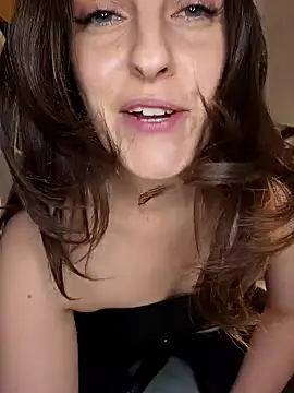 BelleFelicitas online show from 6, 10, 2025