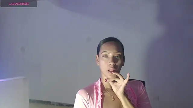 Snapshot of DonnaDidiamantti chatting on 28, 10, 2025 DonnaDidiamantti online show from 28, 10, 2025