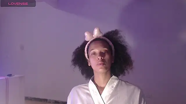 Snapshot of DonnaDidiamantti chatting on 29, 10, 2025 DonnaDidiamantti online show from 29, 10, 2025