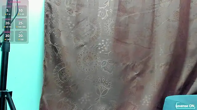 Snapshot of scarlett_mask chatting on 8, 9, 2025 scarlett mask online show from 8, 9, 2025