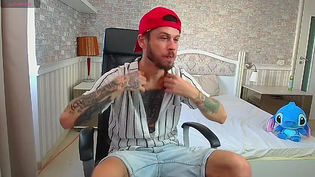 Snapshot of JonahShaw chatting on 26, 7, 2026 JonahShaw online show from 26, 7, 2026