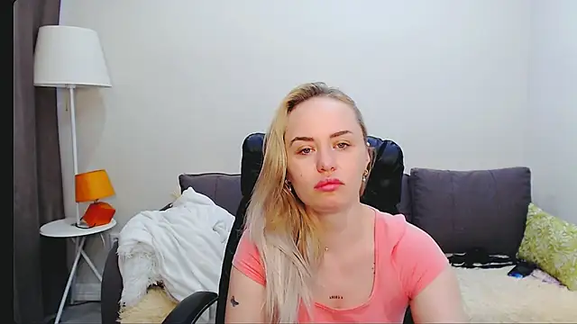 LiluMoon   online show from 2, 4, 2026