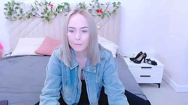 LiluMoon   online show from 27, 4, 2026