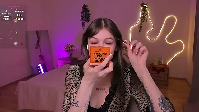 Lisa Blossom online show from 8, 5, 2026