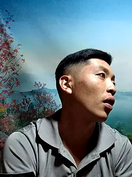 Snapshot of LuPhungg chatting on 23, 10, 2025 LuPhungg online show from 23, 10, 2025