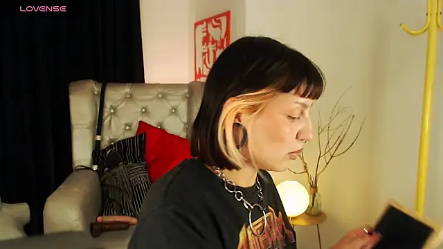 Snapshot of FabulousVenus chatting on 27, 6, 2026 FabulousVenus online show from 27, 6, 2026