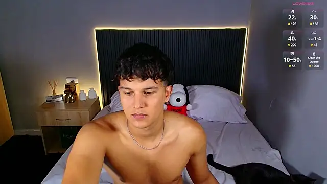 Leo Savage  online show from 24, 7, 2026
