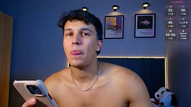 Leo Savage  online show from 25, 7, 2026