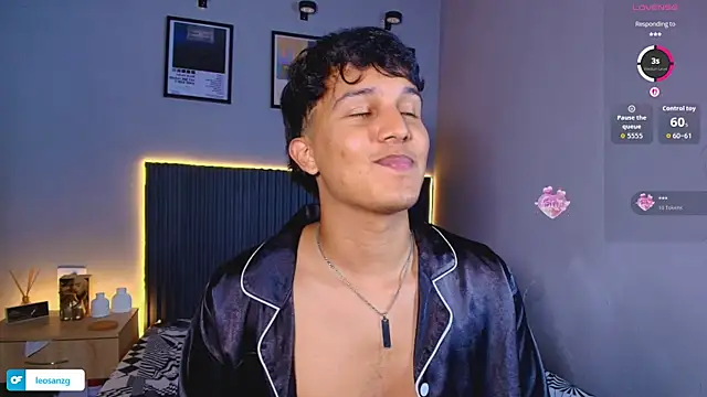 Leo Savage  online show from 3, 8, 2026