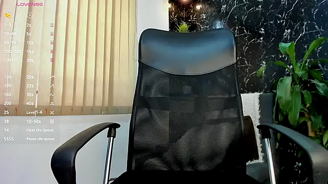 Snapshot of Alexander_ferre chatting on 5, 10, 2025 Alexander ferre online show from 5, 10, 2025