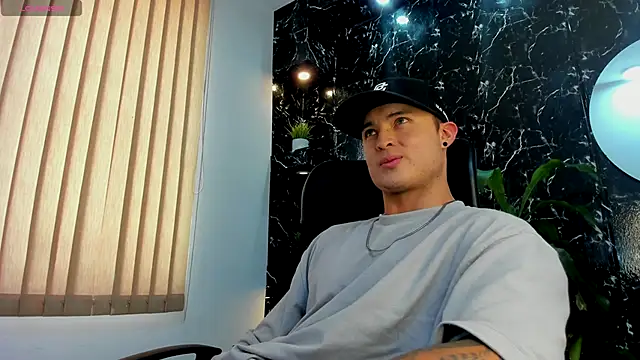 Snapshot of Alexander_ferre chatting on 11, 10, 2025 Alexander ferre online show from 11, 10, 2025