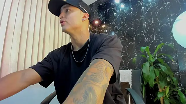 Snapshot of Alexander_ferre chatting on 15, 10, 2025 Alexander ferre online show from 15, 10, 2025