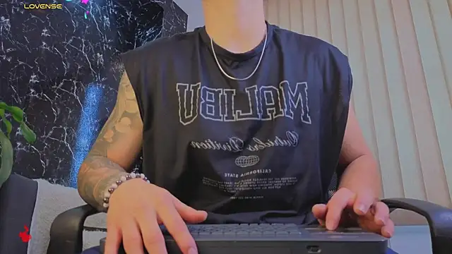 Snapshot of Alexander_ferre chatting on 17, 1, 2026 Alexander ferre online show from 17, 1, 2026