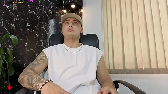 Snapshot of Alexander_ferre chatting on 1, 2, 2026 Alexander ferre online show from 1, 2, 2026