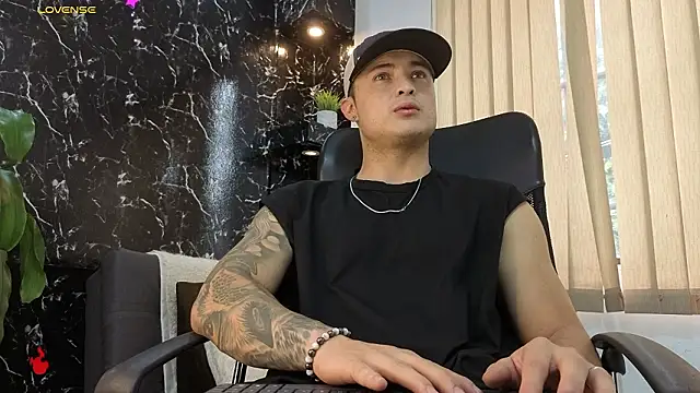 Snapshot of Alexander_ferre chatting on 7, 2, 2026 Alexander ferre online show from 7, 2, 2026