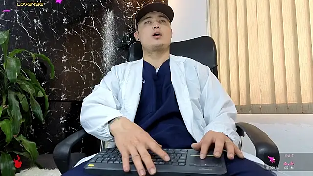 Snapshot of Alexander_ferre chatting on 3, 3, 2026 Alexander ferre online show from 3, 3, 2026