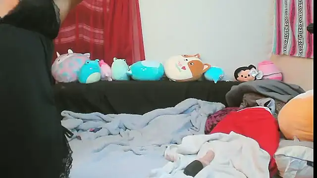 Queenofheartsfaerah online show from 9, 10, 2025