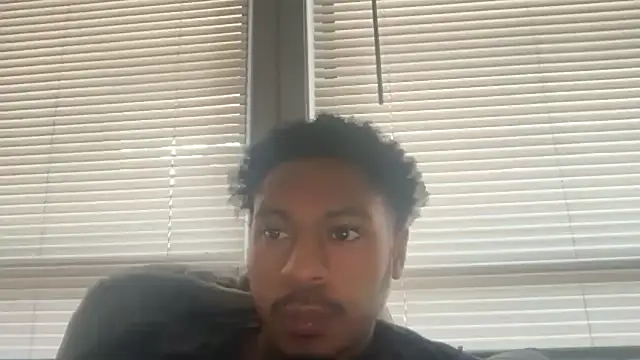 Snapshot of Yungandhungd chatting on 21, 11, 2025 Yungandhungd online show from 21, 11, 2025