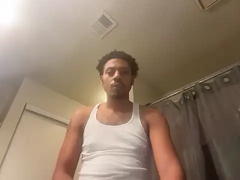 Snapshot of Yungandhungd chatting on 14, 12, 2025 Yungandhungd online show from 14, 12, 2025