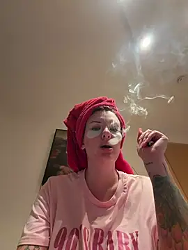 Snapshot of OliviaaFischer chatting on 10, 7, 2026 OliviaaFischer online show from 10, 7, 2026