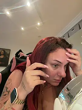 Snapshot of OliviaaFischer chatting on 5, 8, 2026 OliviaaFischer online show from 5, 8, 2026
