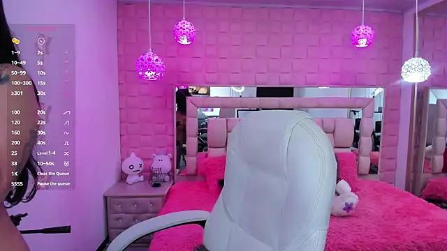  laaura  online show from 1, 8, 2026