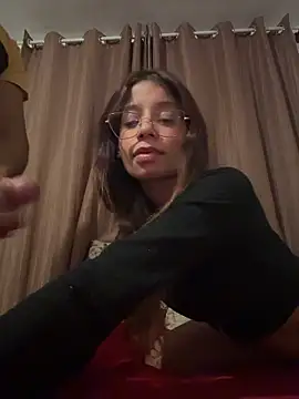 Snapshot of FadaPerigosa chatting on 11, 4, 2026 FadaPerigosa online show from 11, 4, 2026