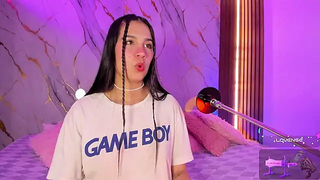 Emmiicute online show from 5, 11, 2025