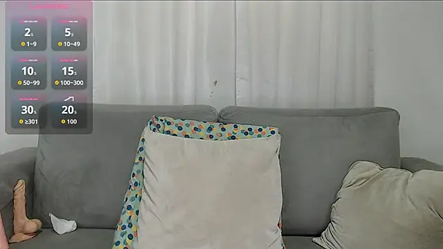 Snapshot of carolinefantasy_ chatting on 13, 10, 2025 carolinefantasy  online show from 13, 10, 2025