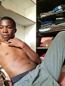Snapshot of sweetdickboy2 chatting on 24, 4, 2026 sweetdickboy2 online show from 24, 4, 2026