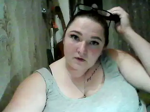 Snapshot of AngelQSky chatting on 13, 11, 2025 AngelQSky online show from 13, 11, 2025