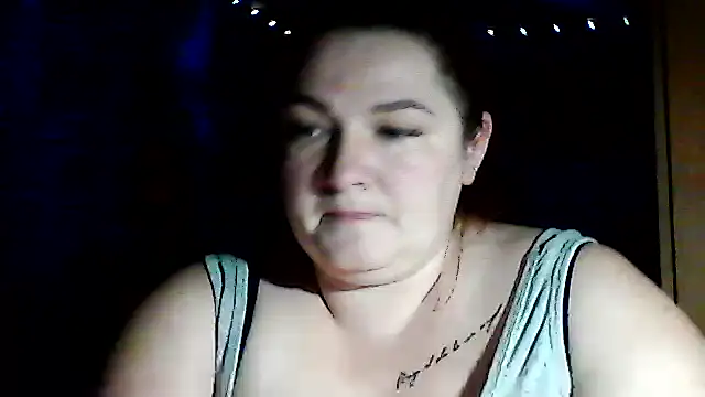 Snapshot of AngelQSky chatting on 2, 12, 2025 AngelQSky online show from 2, 12, 2025