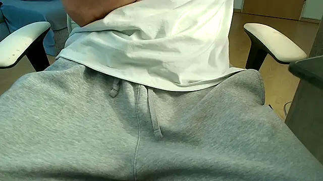 Breezydicksn online show from 30, 4, 2026