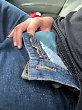 Snapshot of Xarkomm chatting on 3, 3, 2026 Xarkomm online show from 3, 3, 2026