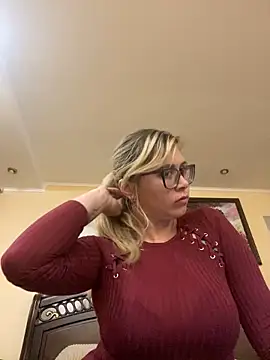 Crystal00Girl online show from 11, 10, 2025