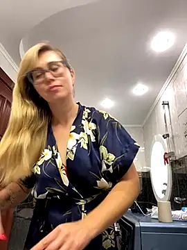 Crystal00Girl online show from 15, 10, 2025