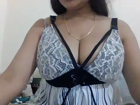 Little toy girl online show from 28, 2, 2026