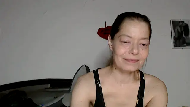 Snapshot of SexySarah177 chatting on 8, 2, 2026 SexySarah177 online show from 8, 2, 2026