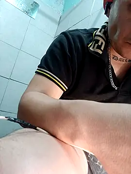 Snapshot of fboycdjuaez chatting on 6, 4, 2026 fboycdjuaez online show from 6, 4, 2026