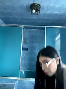 Maddy Piink online show from 25, 9, 2025