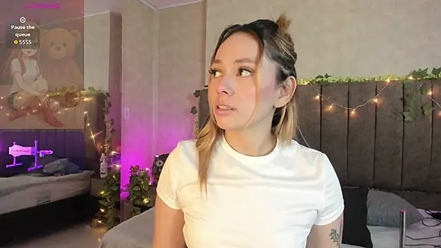 LanaMills  online show from 18, 2, 2026