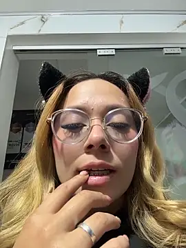 LanaMills  online show from 9, 3, 2026