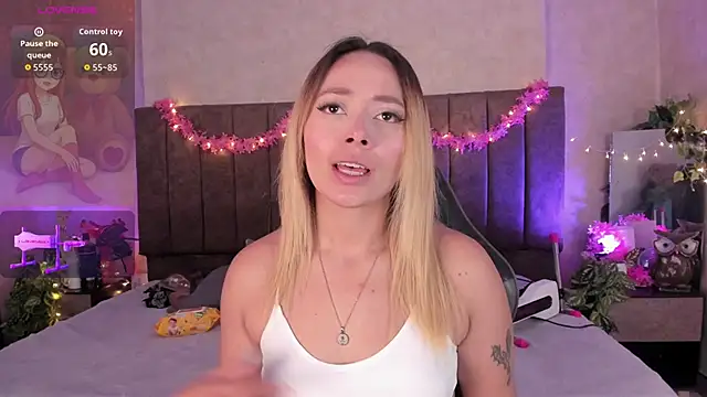 LanaMills  online show from 5, 5, 2026