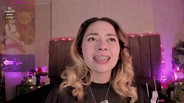 LanaMills  online show from 27, 6, 2026