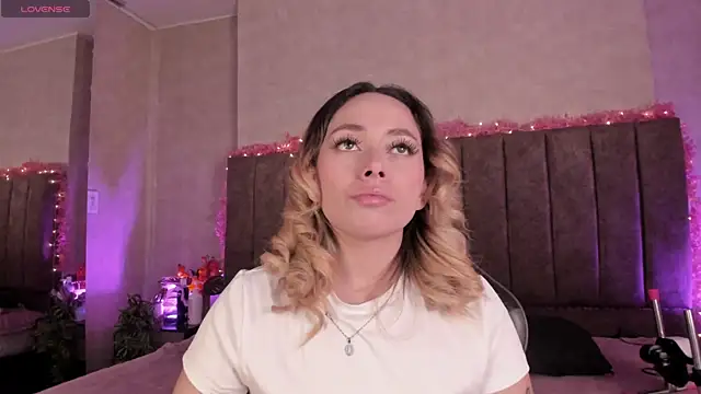 LanaMills  online show from 14, 7, 2026