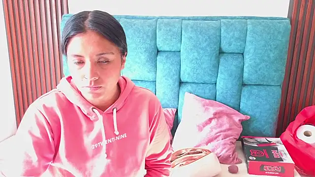 EmilyGala online show from 6, 10, 2025