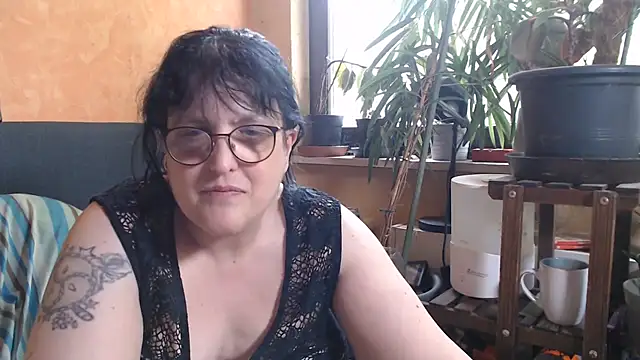 ladyfrombonn online show from 12, 5, 2026