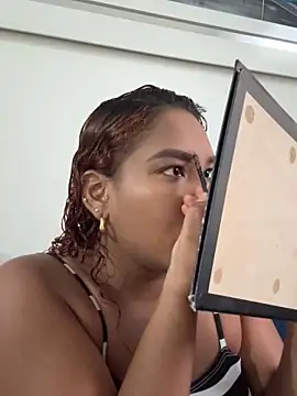 Snapshot of anailynn chatting on 29, 9, 2025 anailynn online show from 29, 9, 2025